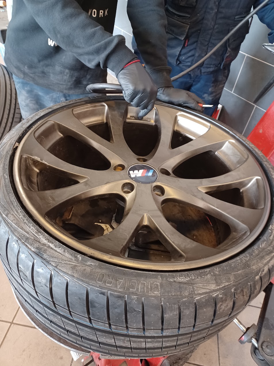 BMW M αλλαγή ελαστικού